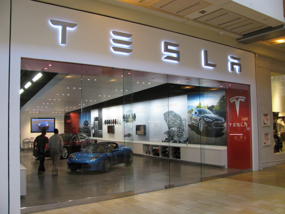 Auto boutique texas is a dealership located near houston tx. Tesla Takes Direct Sales Message To The People At Party