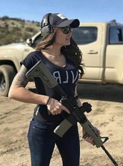 Best gift for girls, car accessories. Girls With Guns (52 pics)