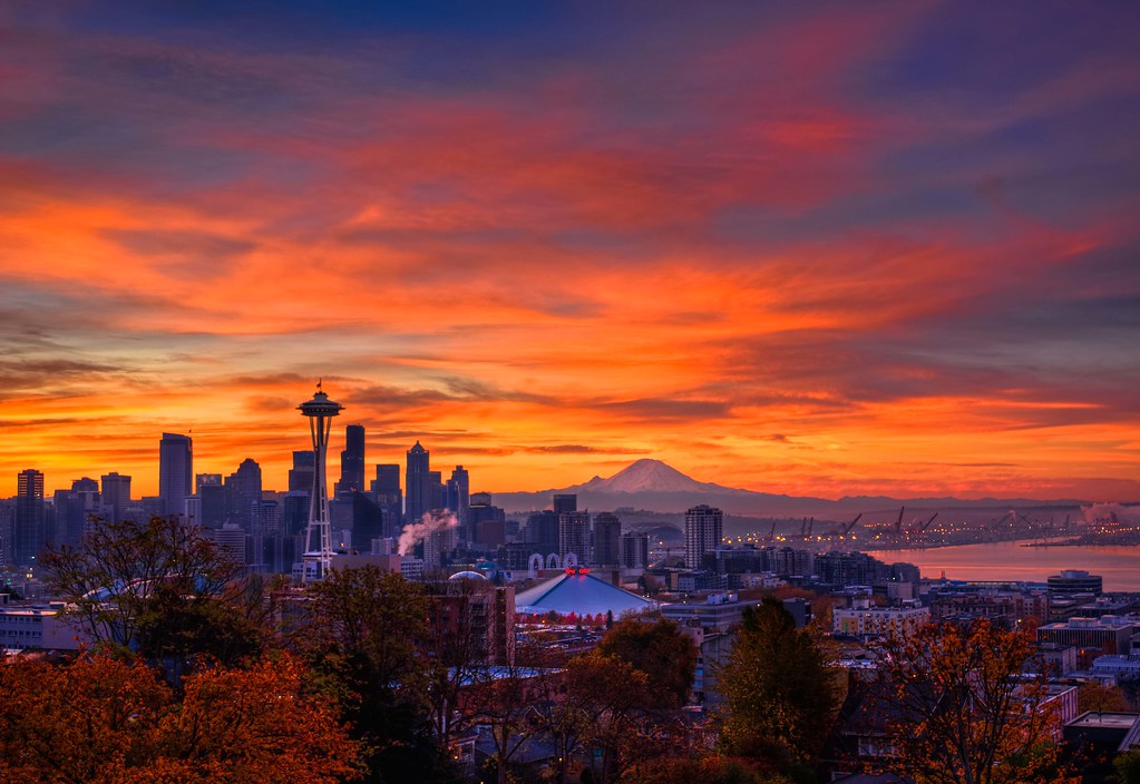  siˈɛtl̩) ist die größte stadt im nordwesten der vereinigten staaten. Seattle Autumnal Sunrise HDR | Click on all sizes and view
