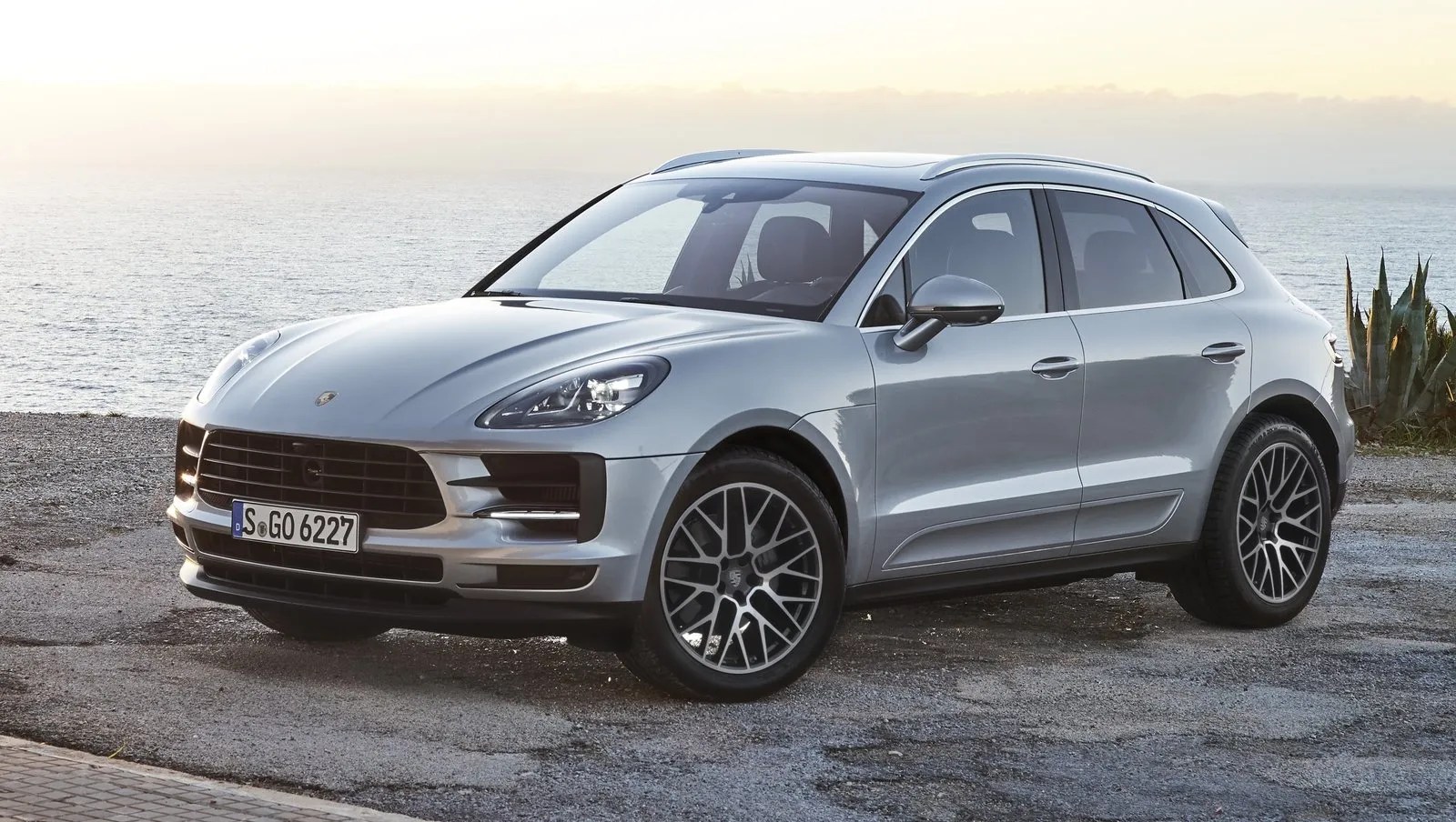 Gesponsertporsche cayenne turbo tiptronic*pano*bose*totwinkel ass. The 2021 Porsche Macan Will Only Be Offered With An All-Electric