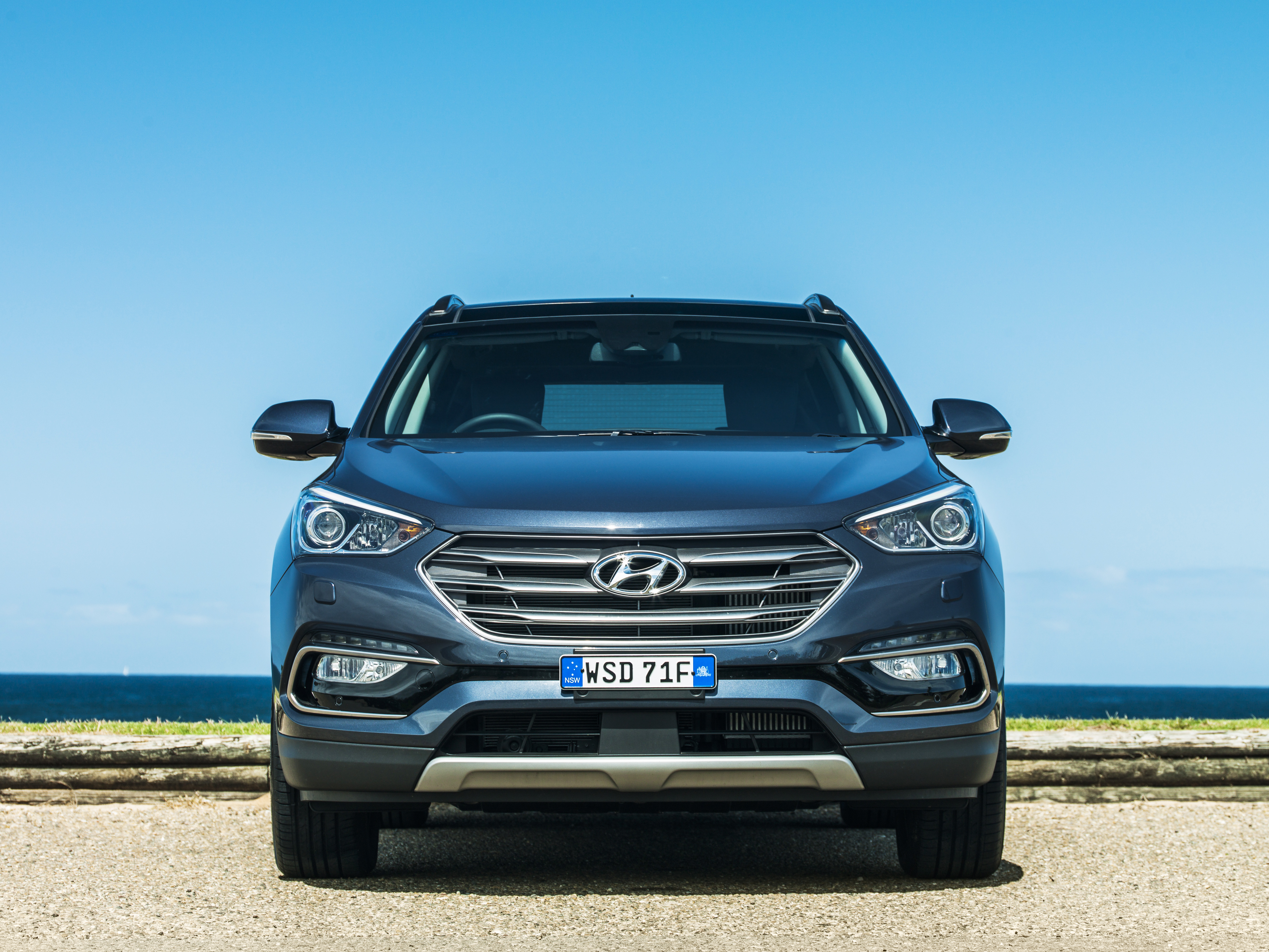 Sel 4dr suv awd (2.5l 4cyl 8a) which starts at $28,300; 2016 Hyundai Santa Fe Review | CarAdvice