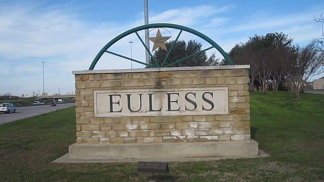 buying houses in Euless