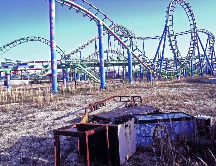 Our car experts choose every product we feature. Abandoned Six Flags Amusement Park, New Orleans Louisiana